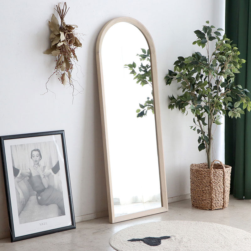 スタンドミラー|アッシュ無垢の温もり。丸みフォルムで空間を柔らかく広く見せる鏡