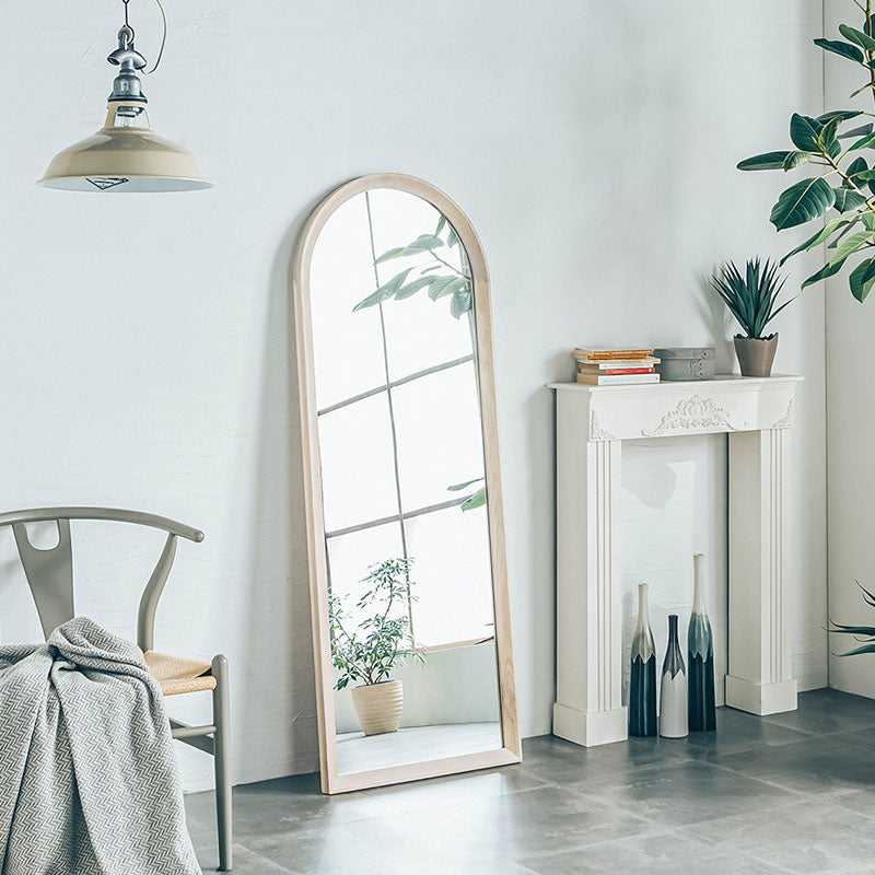 スタンドミラー|アッシュ無垢の温もり。丸みフォルムで空間を柔らかく広く見せる鏡