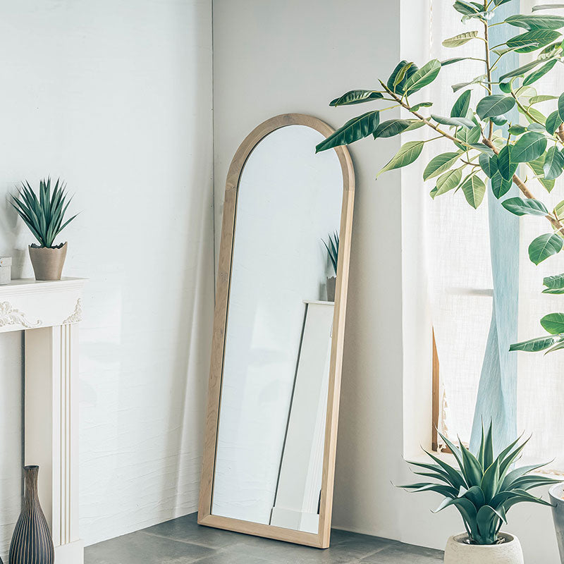 スタンドミラー|アッシュ無垢の温もり。丸みフォルムで空間を柔らかく広く見せる鏡