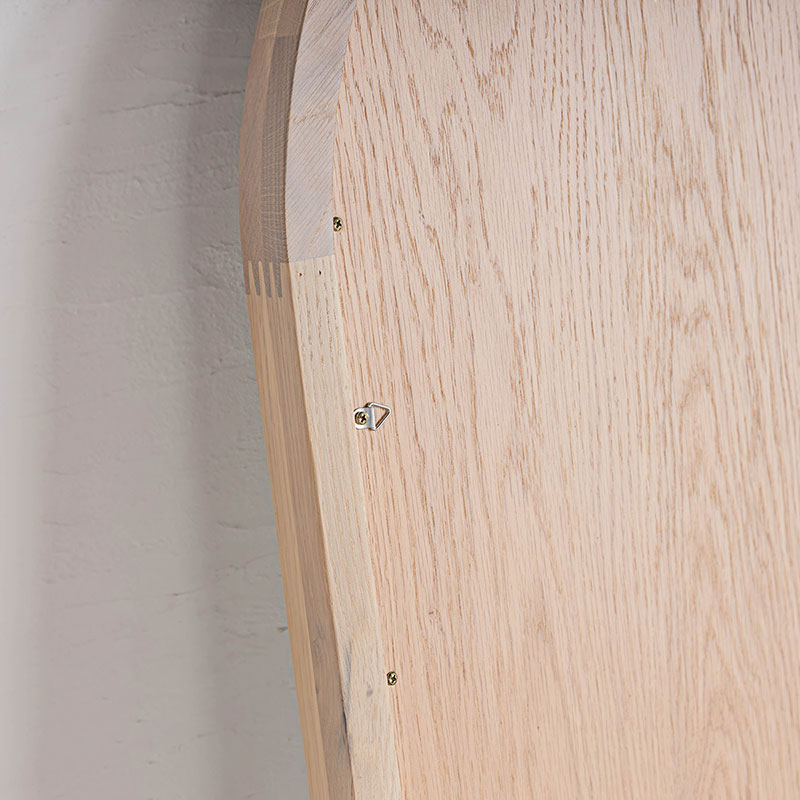 スタンドミラー|アッシュ無垢の温もり。丸みフォルムで空間を柔らかく広く見せる鏡