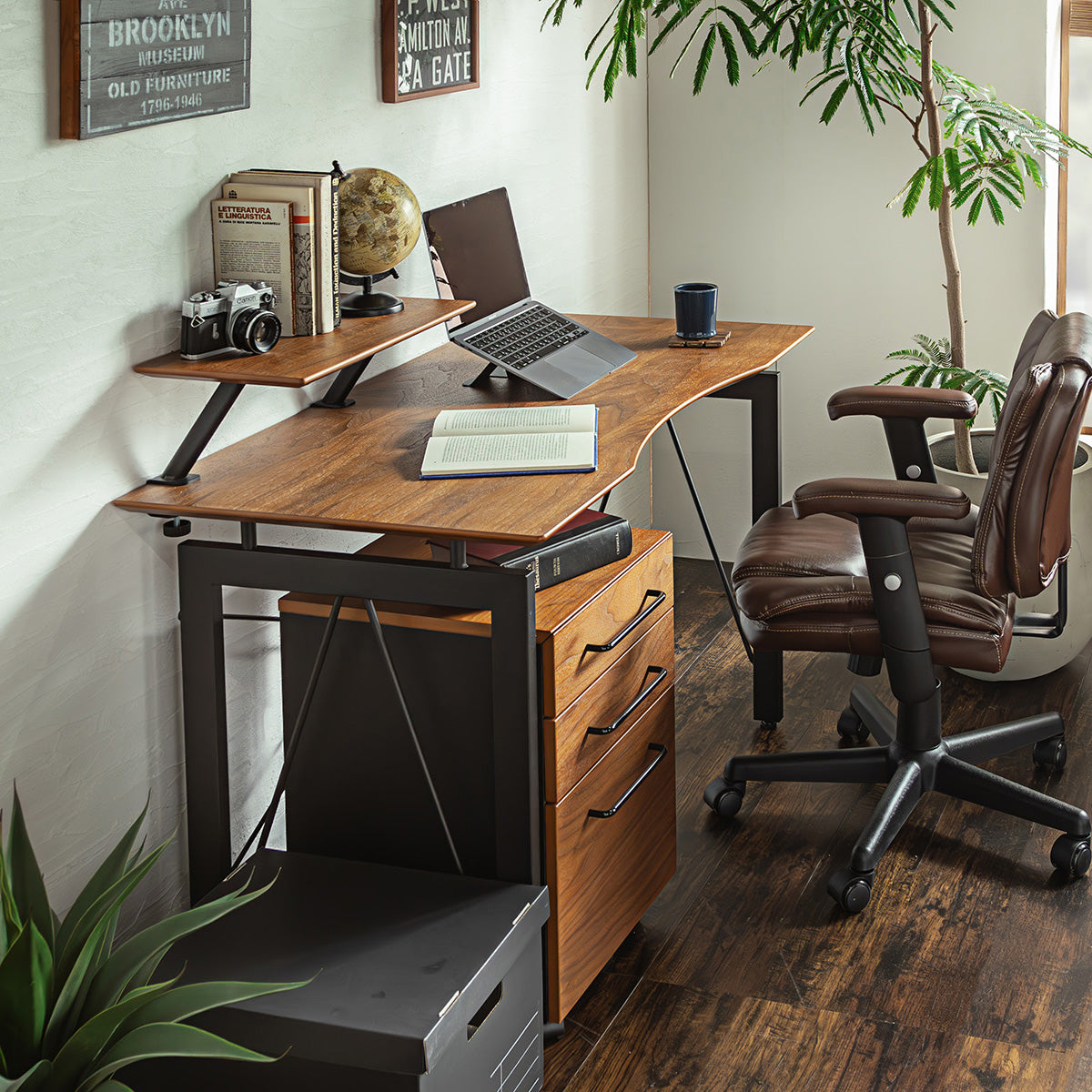 デスク 幅120cm ウォールナット×スチールで高級感ある仕事空間へ