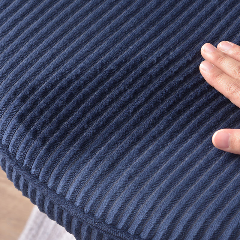 シンプルなデザインでさまざまなシーンで活躍するデスクチェア