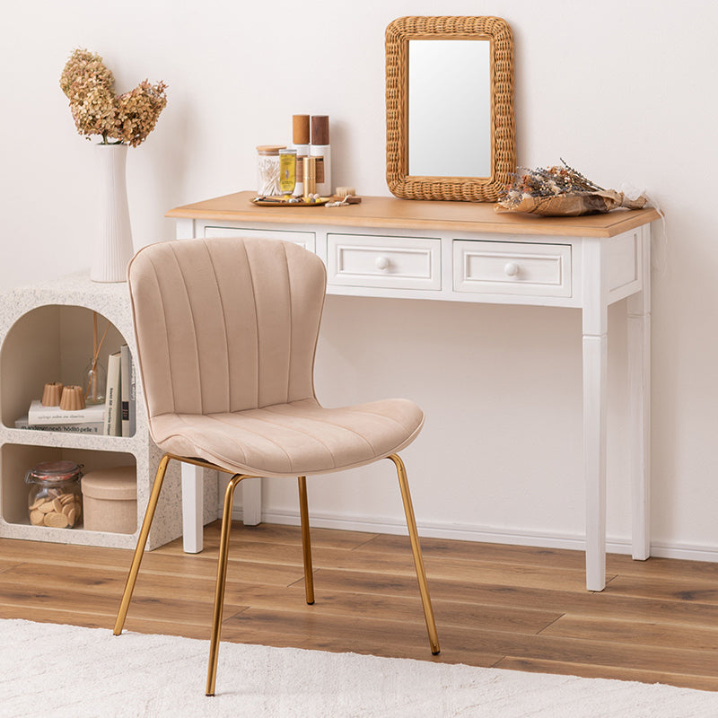 ベロア調の生地×アンティークゴールド脚のチェア