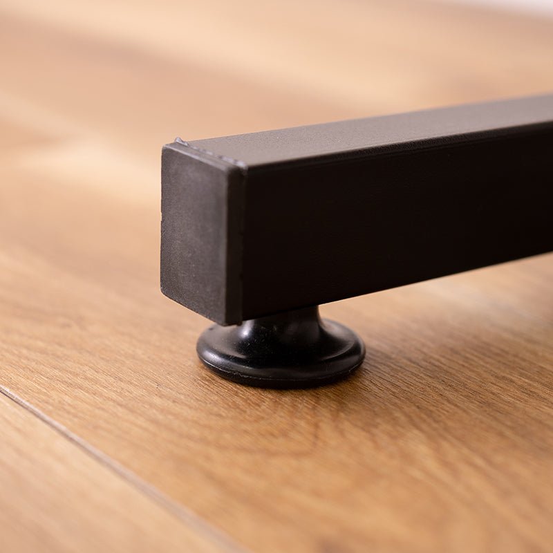 オフィスデスク 存在感のある尖ったデザインが特徴のZ型脚