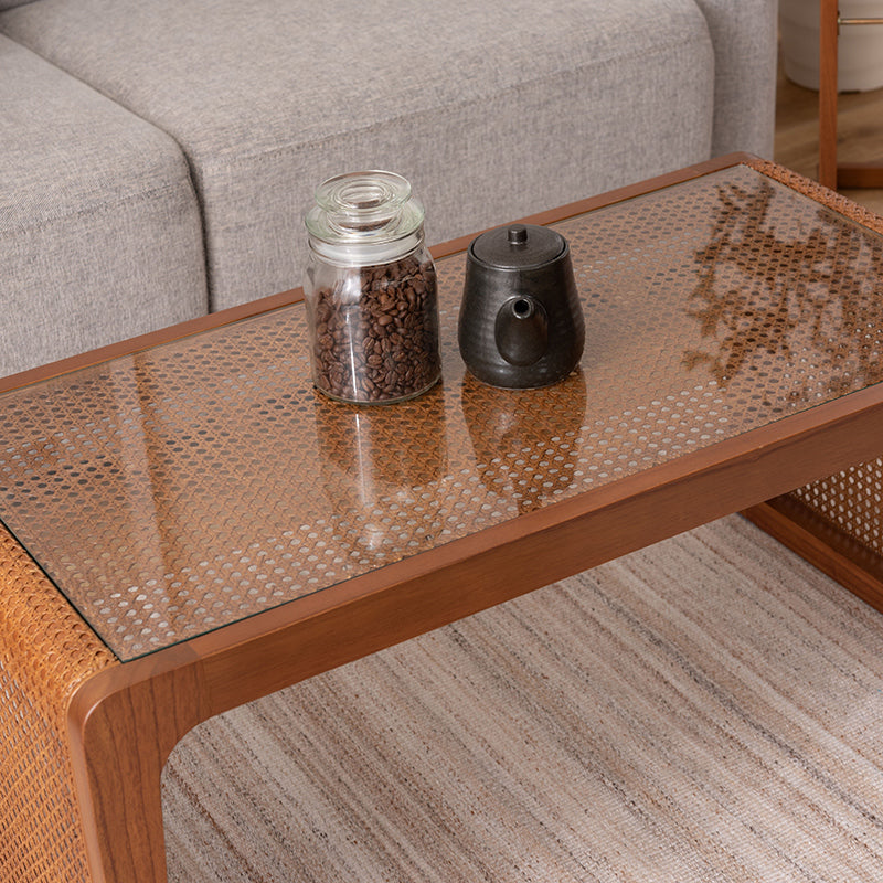 天然ラタンで編まれたメッシュをあしらったガラステーブル センターテーブル