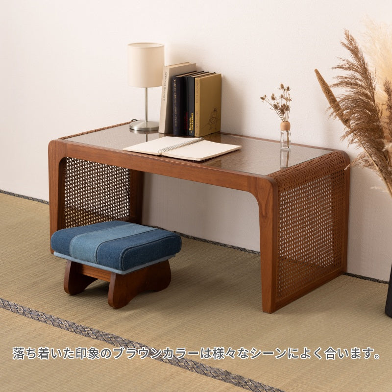 天然ラタンで編まれたメッシュをあしらったガラステーブル センターテーブル