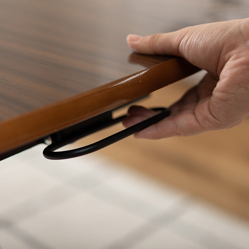 レトロを感じさせる光沢のある天板が特徴の昇降テーブル