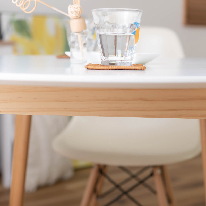 コンパクトタイプのラウンドテーブル 1人~2人用ダイニング