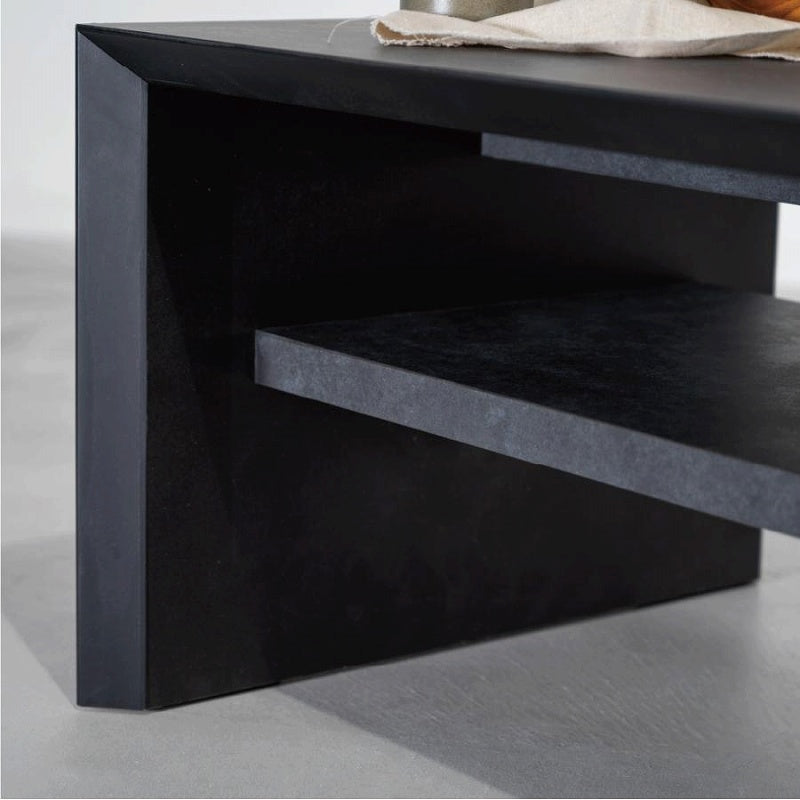 モルタル調の石目柄を施したリビングテーブル