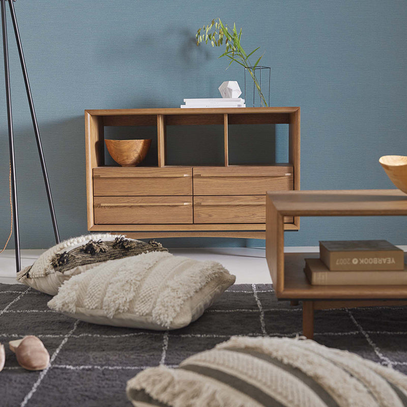 オークの質感が引き立つ 多機能オープンチェスト