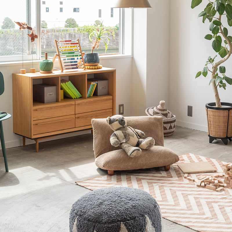 オークの質感が引き立つ 多機能オープンチェスト