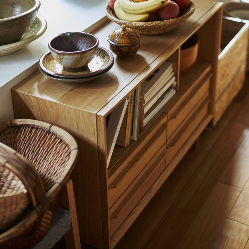 オークの質感が引き立つ 多機能オープンチェスト