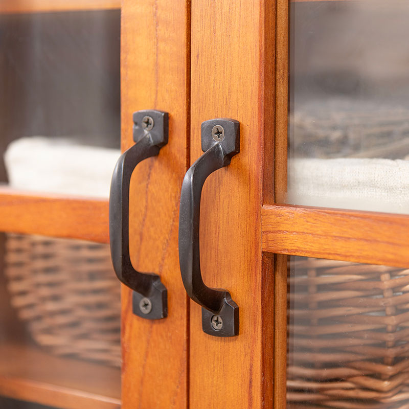 ミンディ材の風合いを楽しむ キャビネット