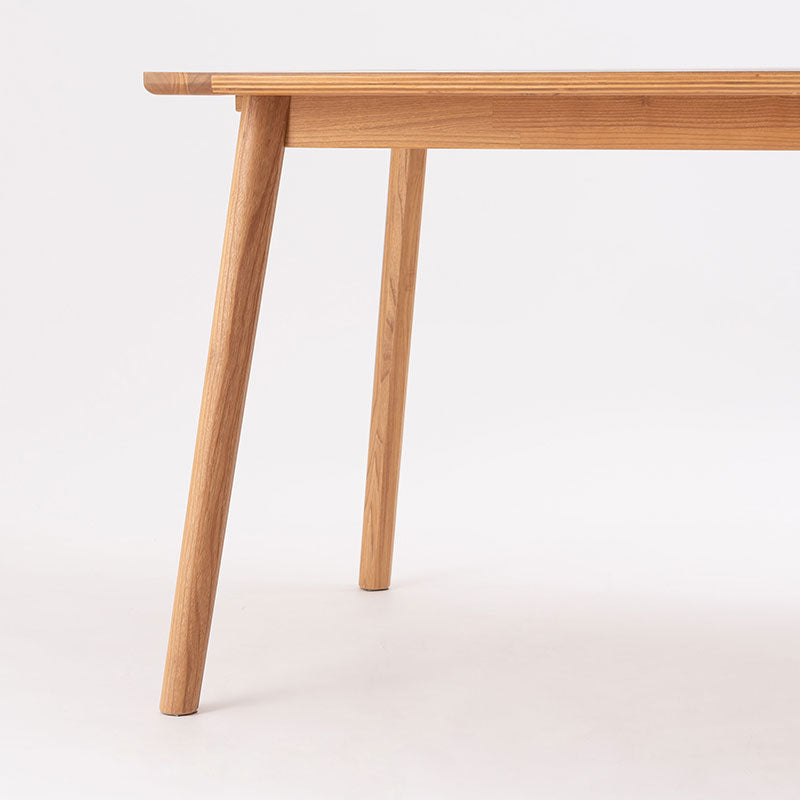 モルタル調の天板にきれいな木目が特徴のスンカイ材を組み合わせ ダイニングテーブル 幅136cm