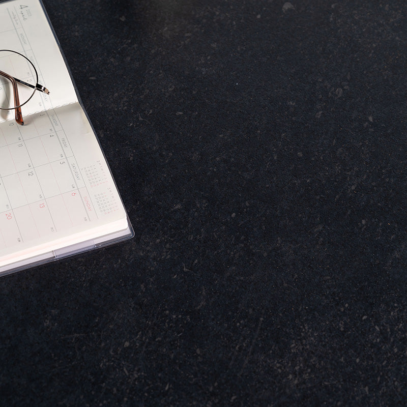 セラミック天板と多角形の脚を組み合わせた 円形リビングテーブル 丸テーブル