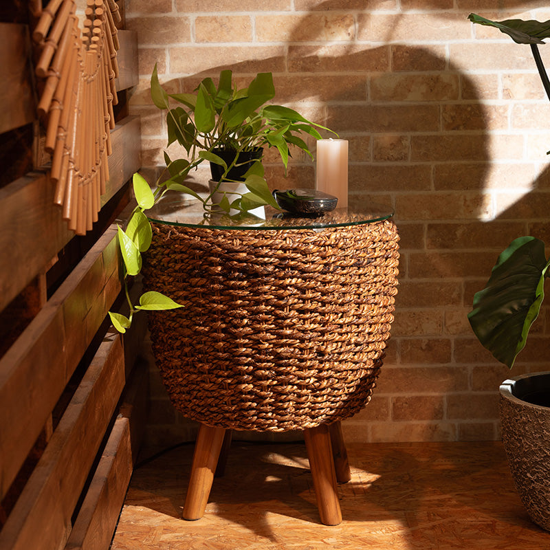 天然素材のアバカを使用したサイドテーブル