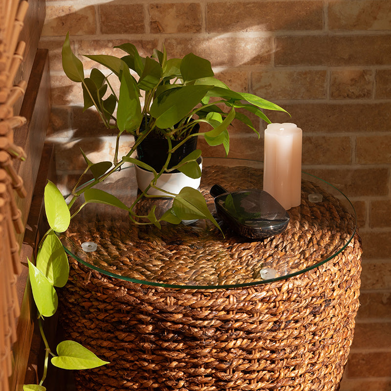 天然素材のアバカを使用したサイドテーブル