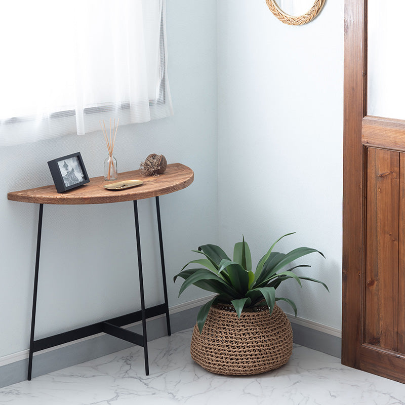 古材を使用した、天然素材の風合いを感じられるコンソール