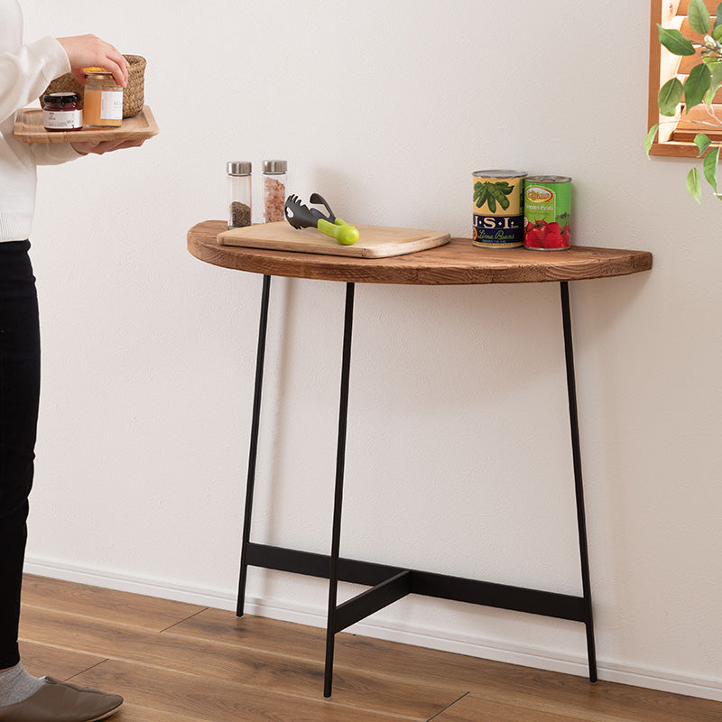 古材を使用した、天然素材の風合いを感じられるコンソール