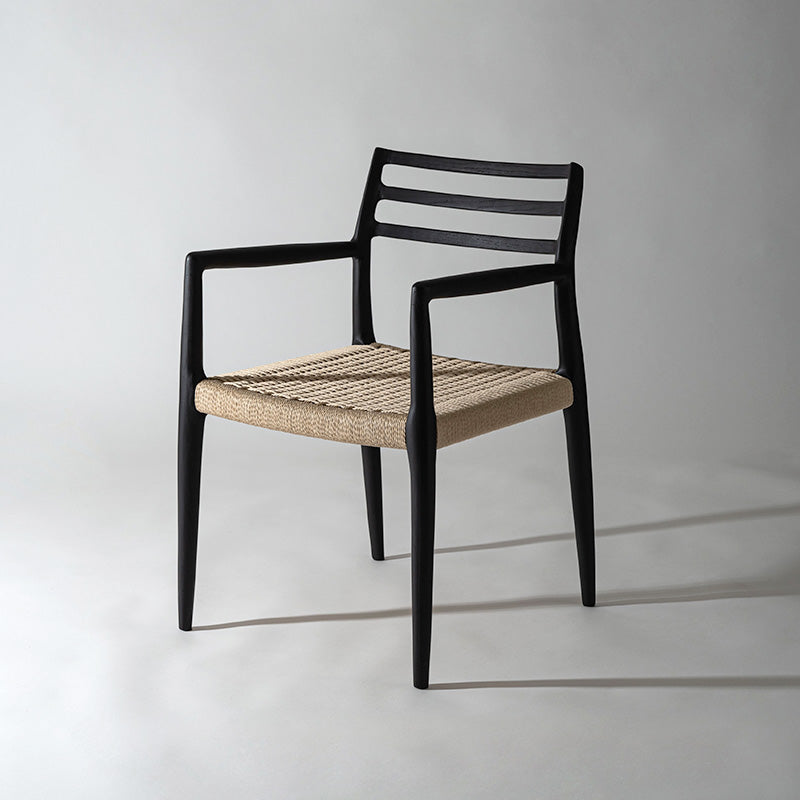 ペーパーコードを使用したアームチェア ダイニングチェア