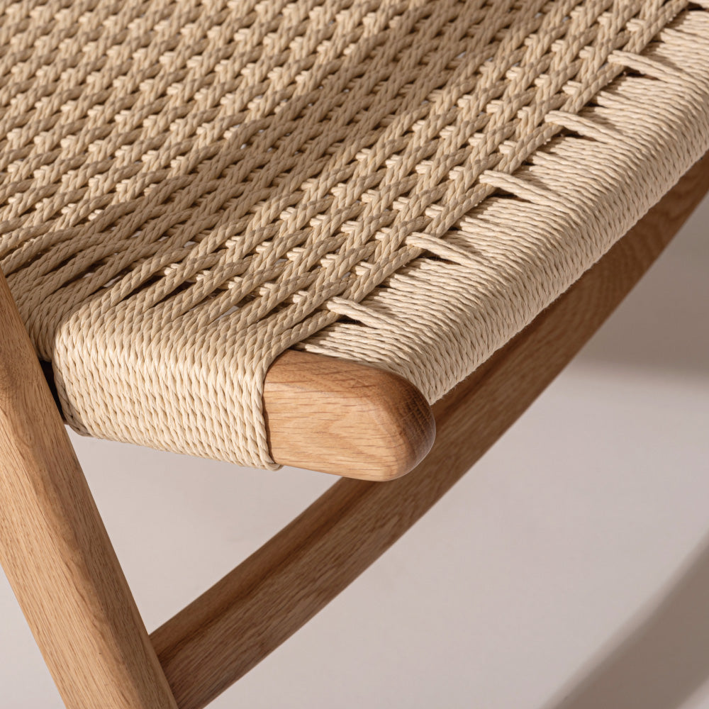 ペーパーコードを使用したラウンジチェア