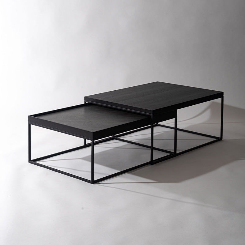 シャープなブラックスチールが洗練された雰囲気を演出するネストテーブル リビングテーブル