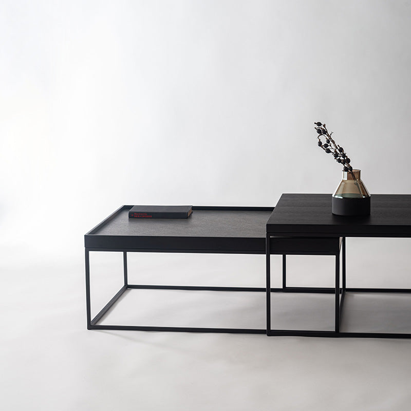 シャープなブラックスチールが洗練された雰囲気を演出するネストテーブル リビングテーブル