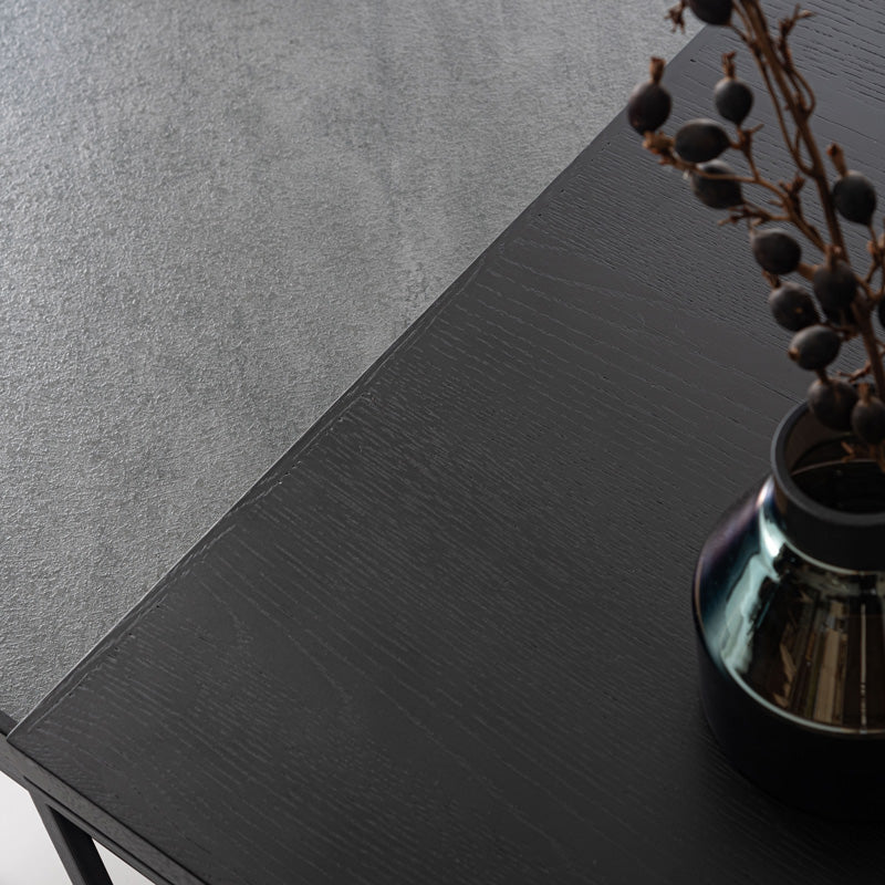 シャープなブラックスチールが洗練された雰囲気を演出するネストテーブル リビングテーブル