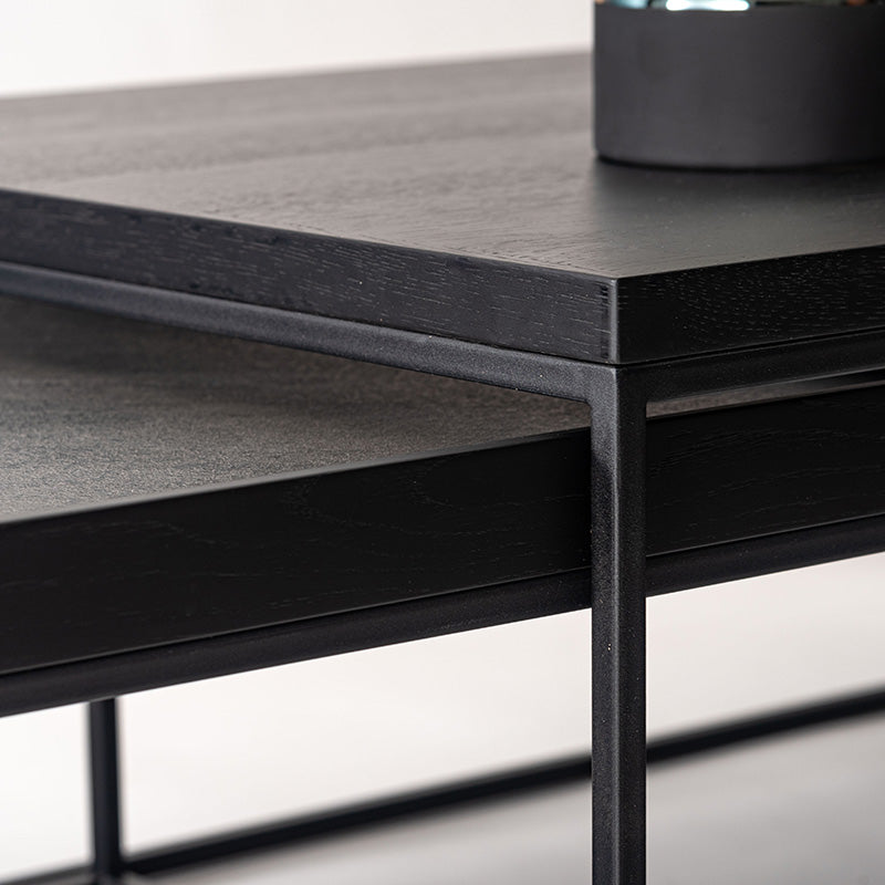 シャープなブラックスチールが洗練された雰囲気を演出するネストテーブル リビングテーブル