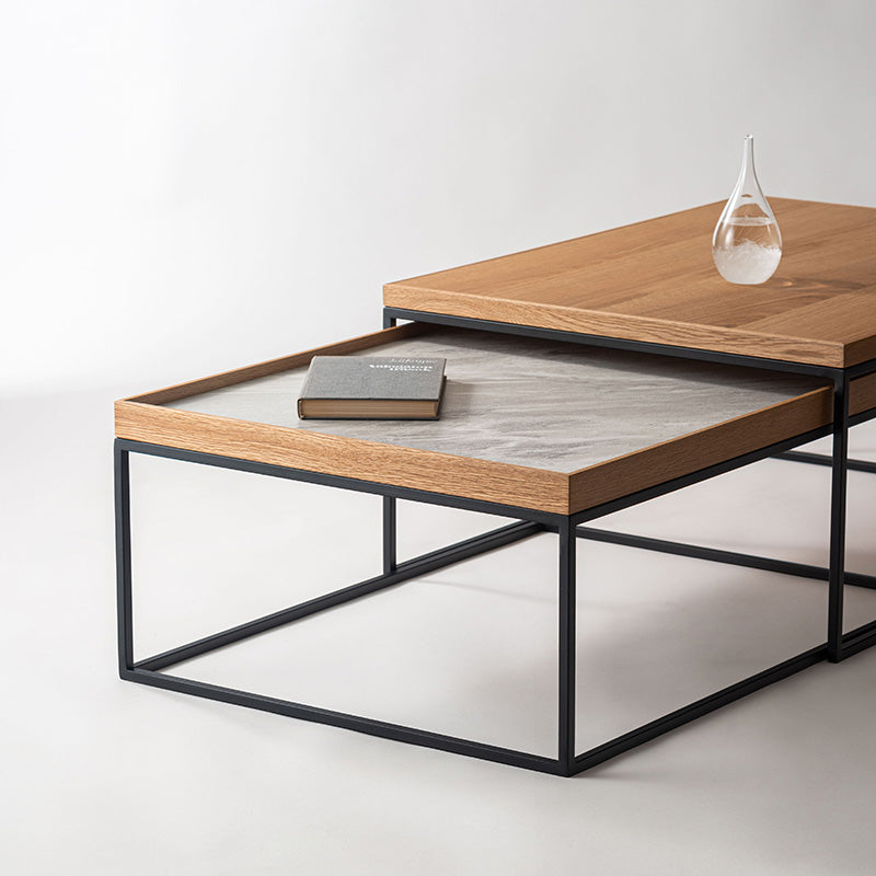 シャープなブラックスチールが洗練された雰囲気を演出するネストテーブル リビングテーブル