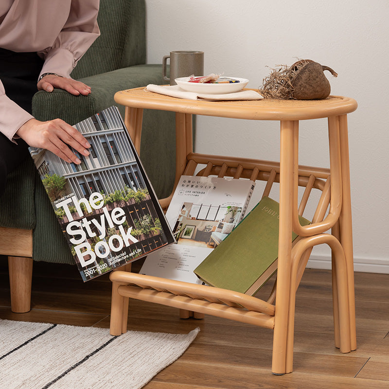 天然ラタンを使用したマガジンラック付きサイドテーブル