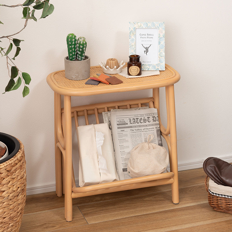 天然ラタンを使用したマガジンラック付きサイドテーブル