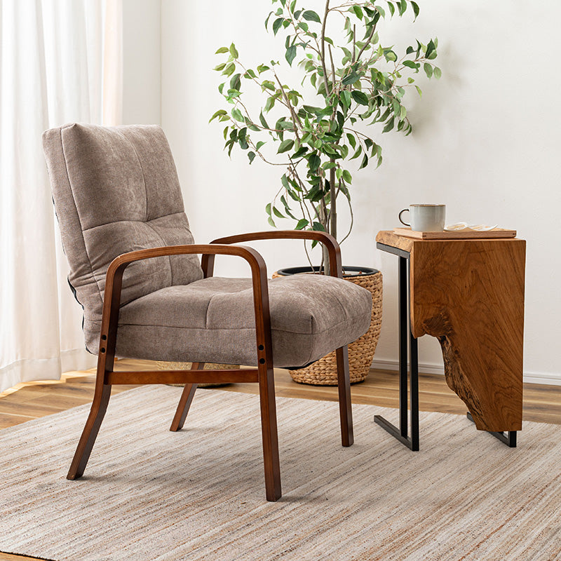 リクライニング機能で自分にぴったりのチェアに調整が可能な高座椅子