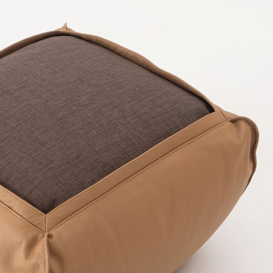 貼り合わせ部分のステッチがアクセントになっている本革スツール