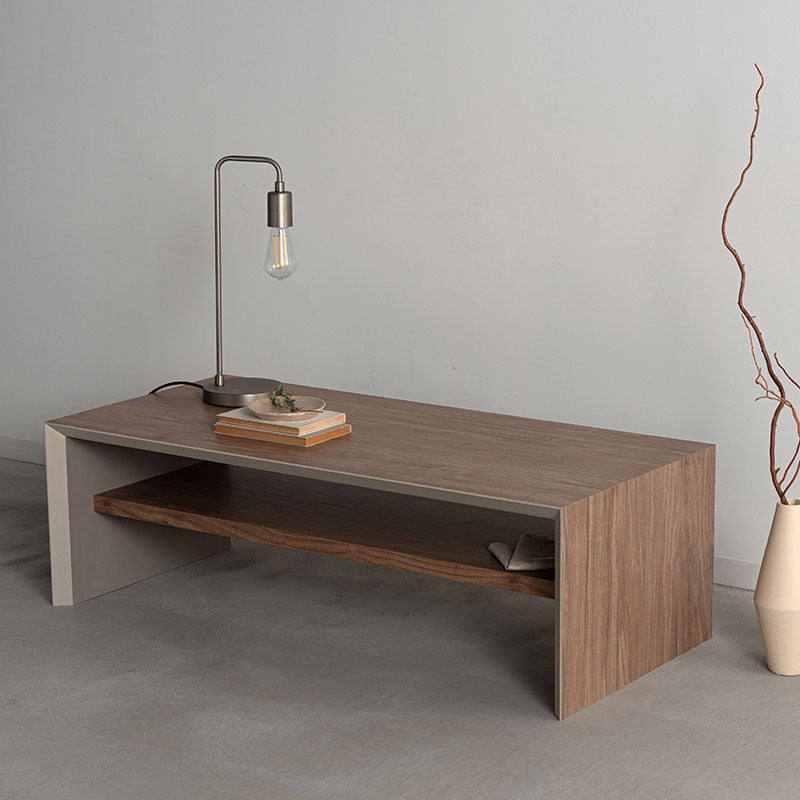 モルタル調の石目柄を施した高級感溢れるリビングテーブル