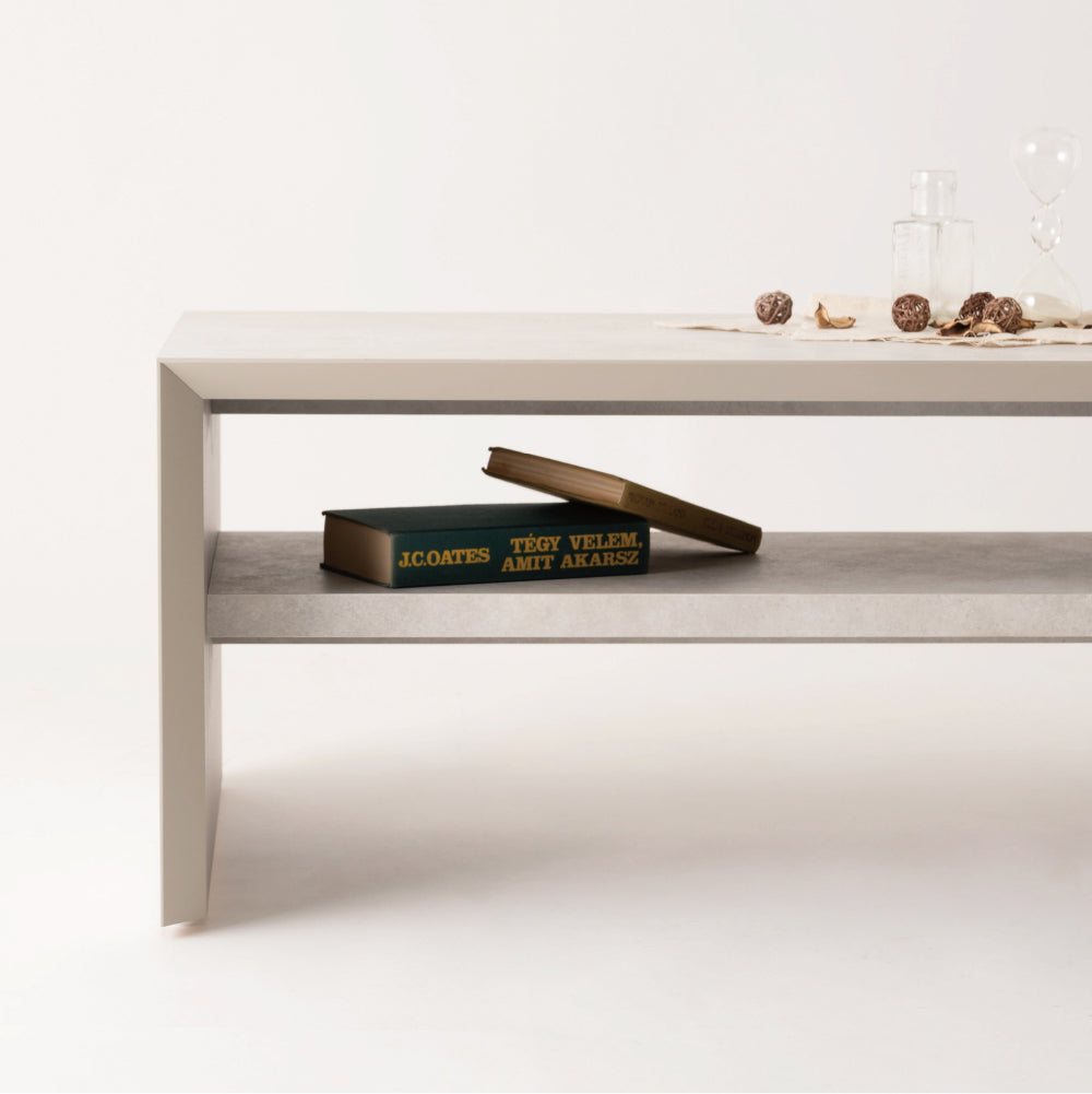 モルタル調の石目柄を施した高級感溢れるリビングテーブル