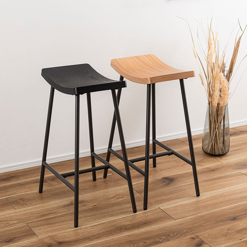 ハイスツール 美しさと実用性を兼ね備えたフィット感のある座面