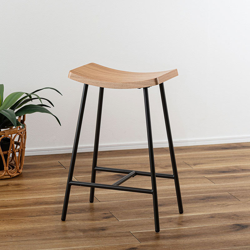 ハイスツール 美しさと実用性を兼ね備えたフィット感のある座面