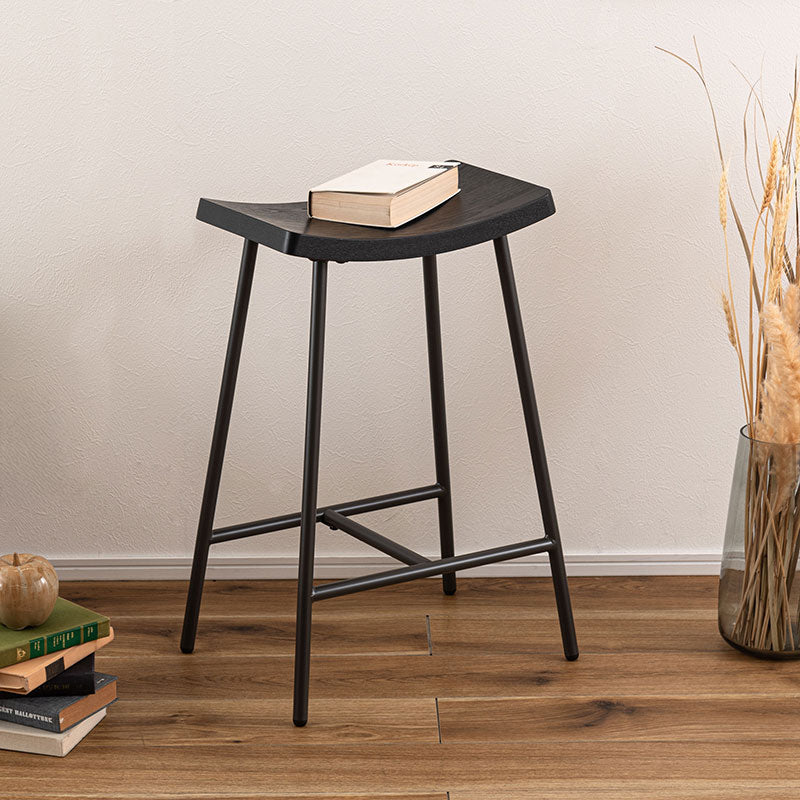 ハイスツール 美しさと実用性を兼ね備えたフィット感のある座面