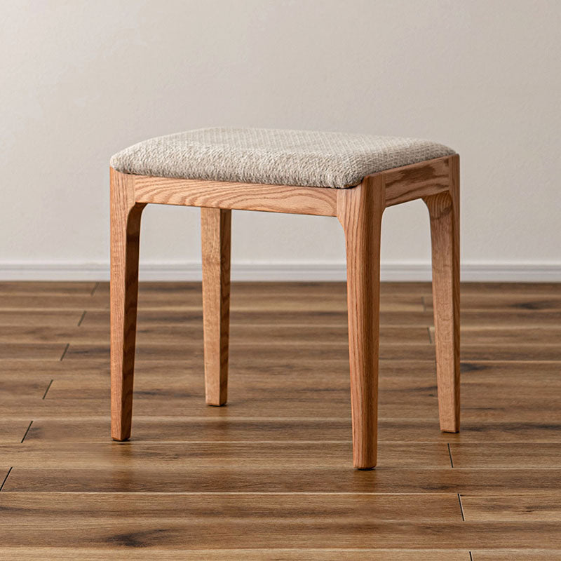 ナチュラルスツール レッドオークの色合いに手触りのいい混色のファブリック生地