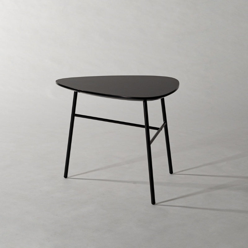 サイドテーブル 幅60cm モダンな黒脚と耐久天板でリビングをスマートに