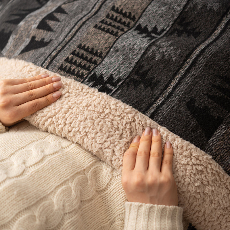 薄掛けこたつ布団 正方形 アクリル混素材でふっくら暖かい お部屋のアクセントになる2色展開