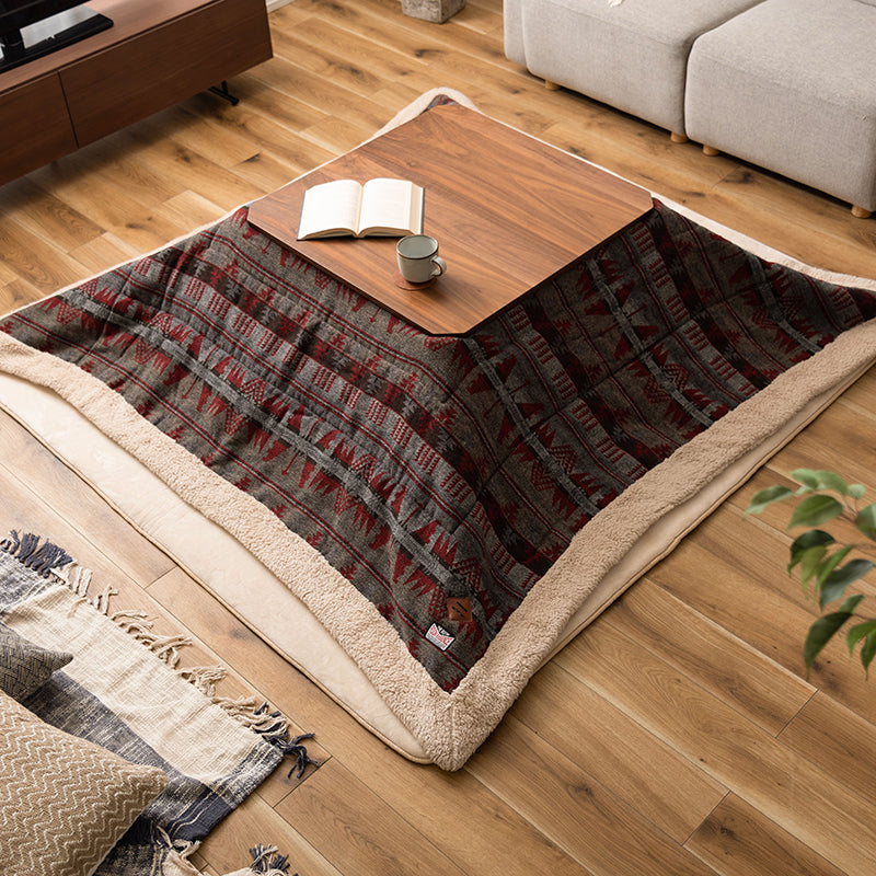 薄掛けこたつ布団 正方形 アクリル混素材でふっくら暖かい お部屋のアクセントになる2色展開