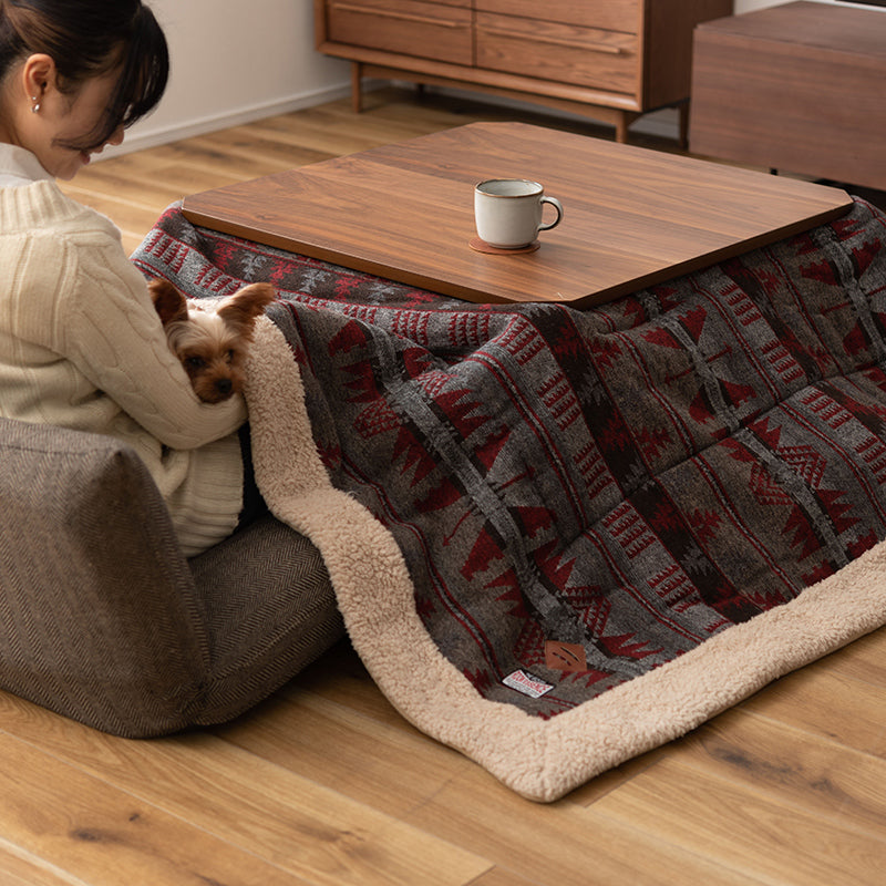 薄掛けこたつ布団 正方形 アクリル混素材でふっくら暖かい お部屋のアクセントになる2色展開