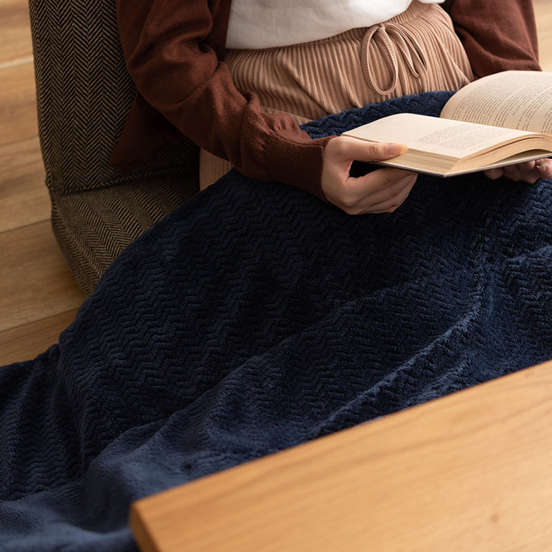 薄掛けこたつ布団 正方形 ずっと触れていたくなるなめらか立体柄 裏面フリースで熱を逃さない