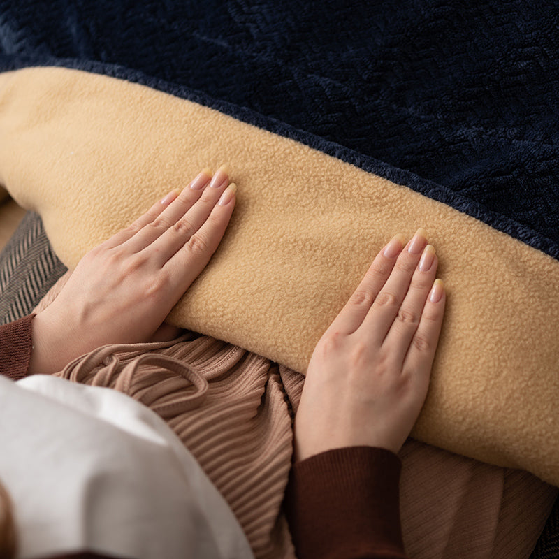 薄掛けこたつ布団 正方形 ずっと触れていたくなるなめらか立体柄 裏面フリースで熱を逃さない