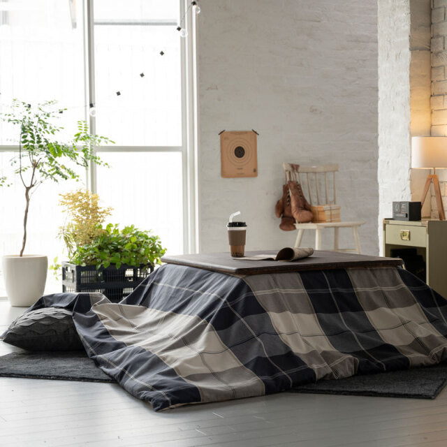 ネイビーが印象的なツイル織りのブロックチェックこたつ布団カバー キースリー【Fab the Home】