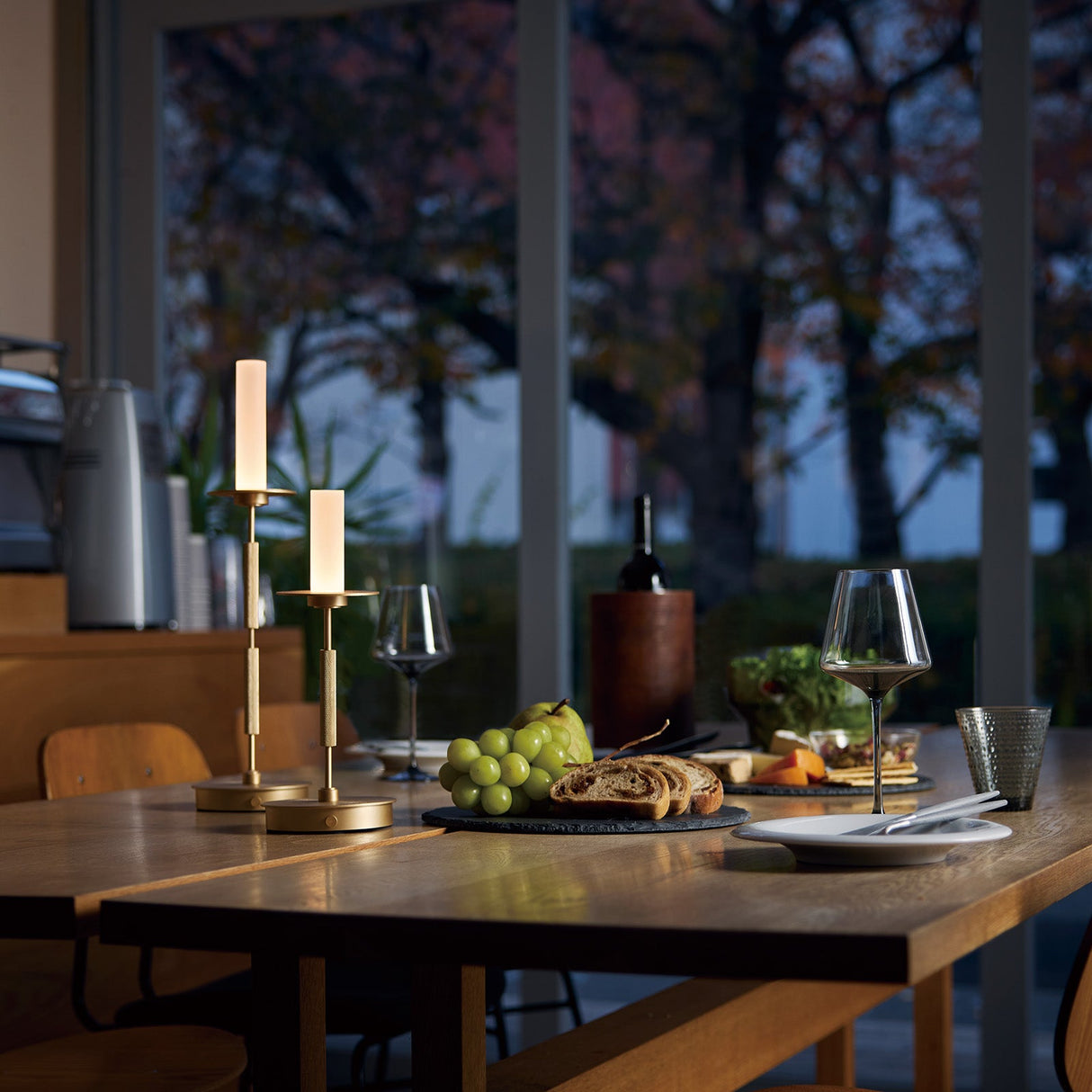 テーブルランプ Tempo LED-table lamp 充電タイプのポータブルLED照明