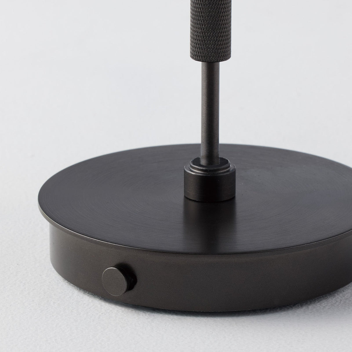 テーブルランプ Tempo LED-table lamp 充電タイプのポータブルLED照明