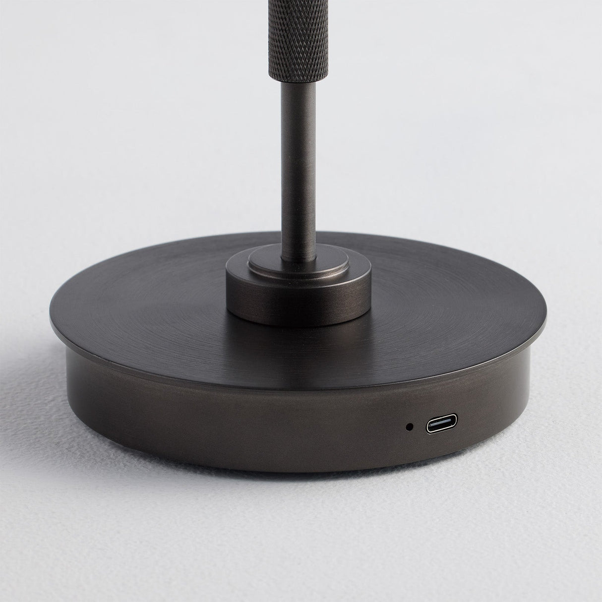 テーブルランプ Rondo LED-table lamp 充電タイプのポータブルLED照明